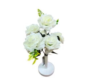 RAMO DE 6 ROSAS BLANCAS