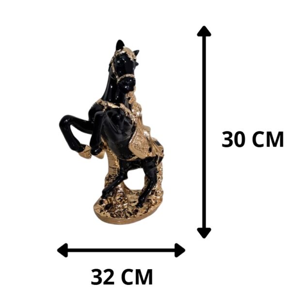 CABALLO DE RESINA NEGRO CON DORADO