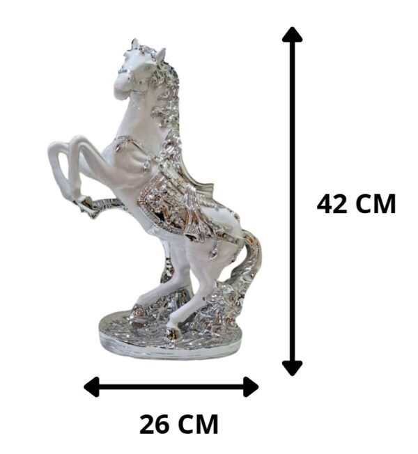 CABALLO DE RESINA BLANCO CON PLATEADO