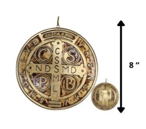 COLGANTE MEDALLA SAN BENITO 8" DOBLE CARA DORADA